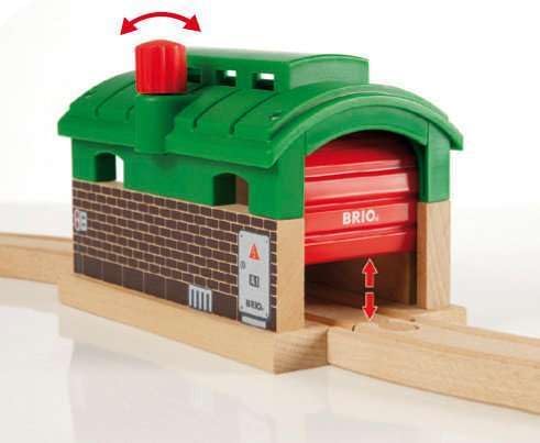 BRIO Train Garage