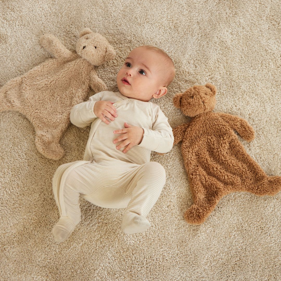 Jiggle & Giggle - Cuddly Bear Comforter (Assorted Colour)