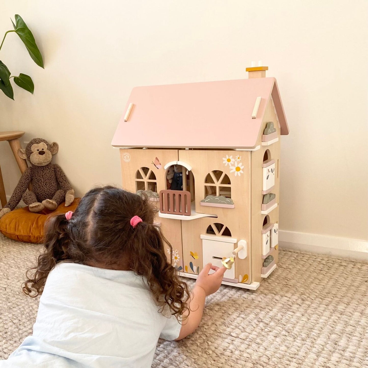 Speedy Monkey - Flower Cottage Doll House with Starter Furniture Set