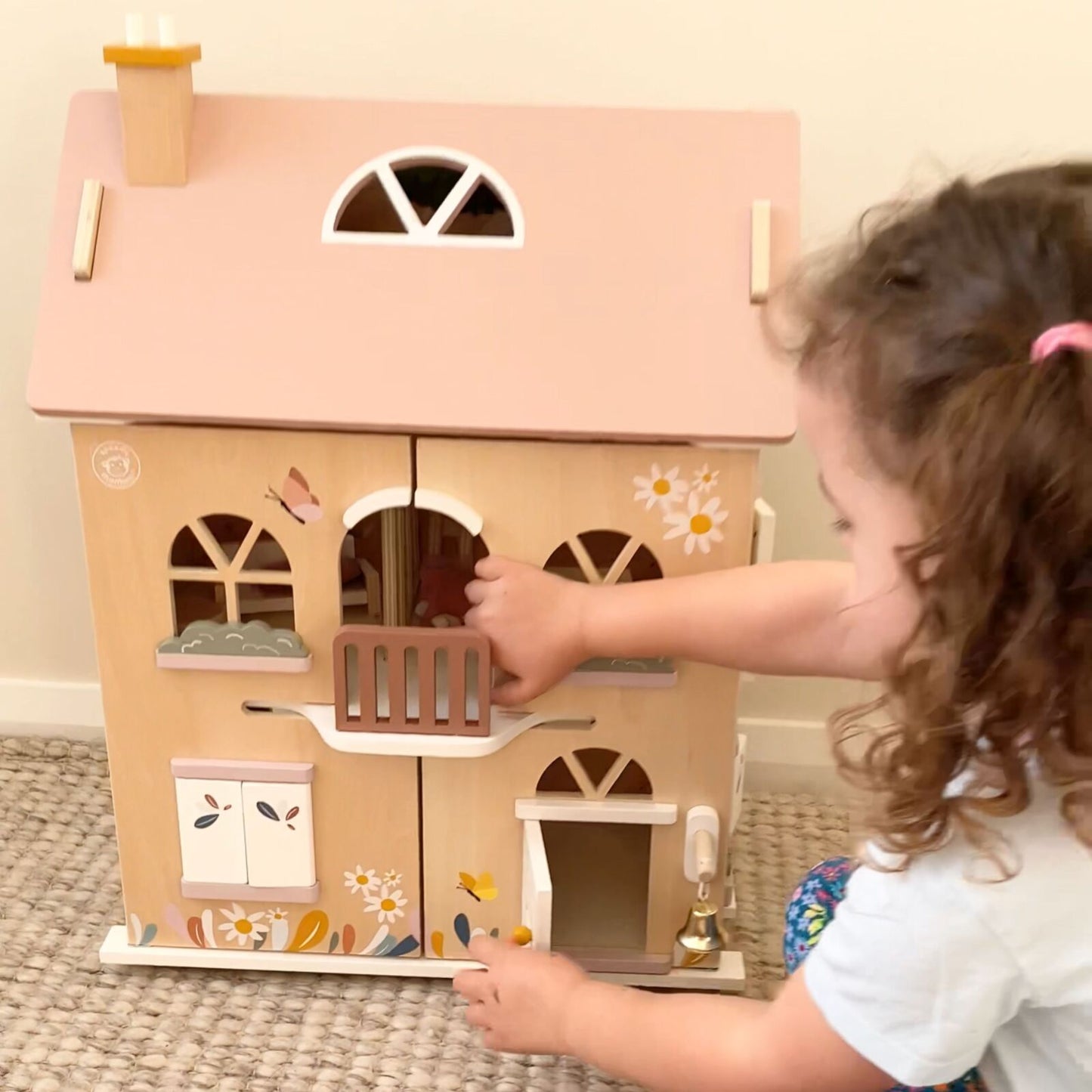 Speedy Monkey - Flower Cottage Doll House with Starter Furniture Set