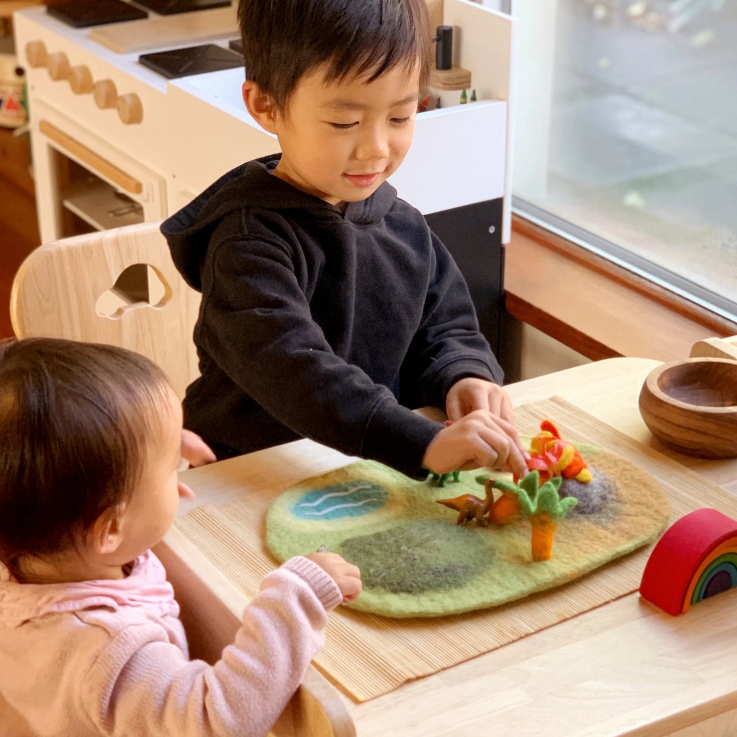 Tara Treasures - Dinosaur Land Play Mat Playscape