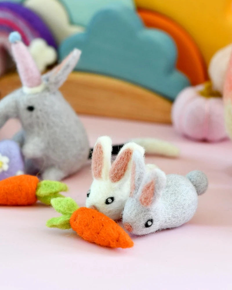 Tara Treasures - 5 Felt Carrots