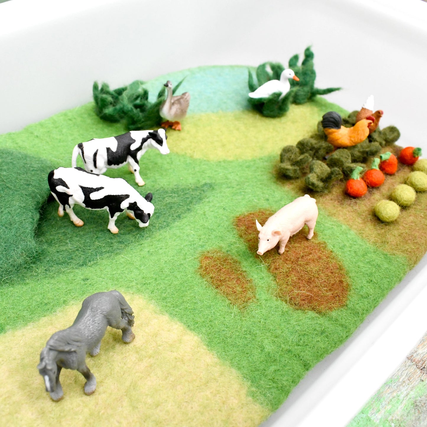 Tara Treasures - Farm Felt Play Mat Playscape