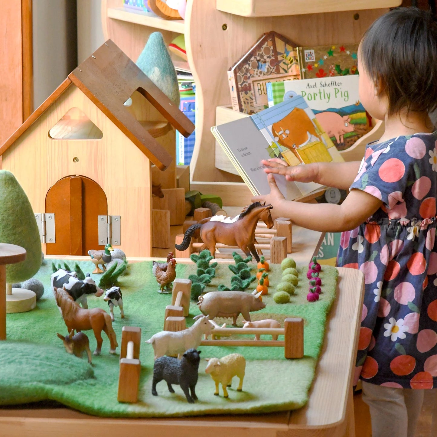 Tara Treasures - Large Farm Play Mat Playscape