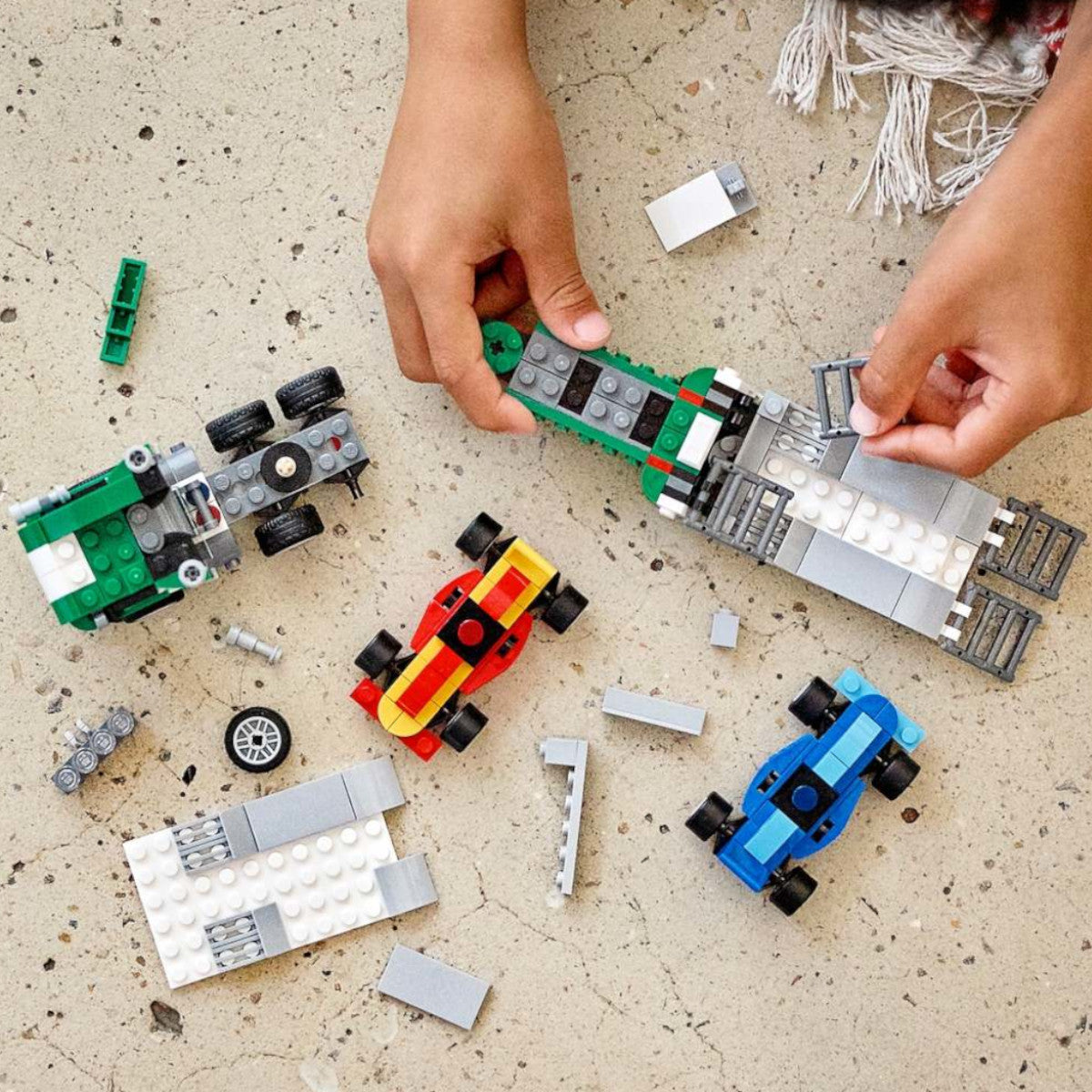 LEGO Creator Race Car Transporter 31113 4