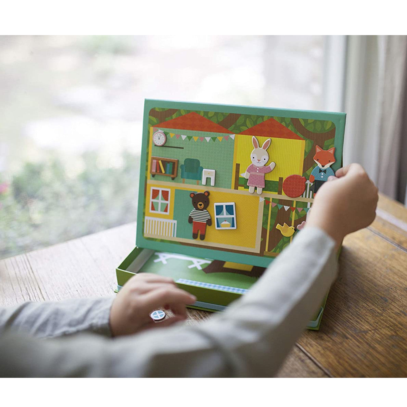 Petitcollage Magnetic Play Scene Treehouse Party 2