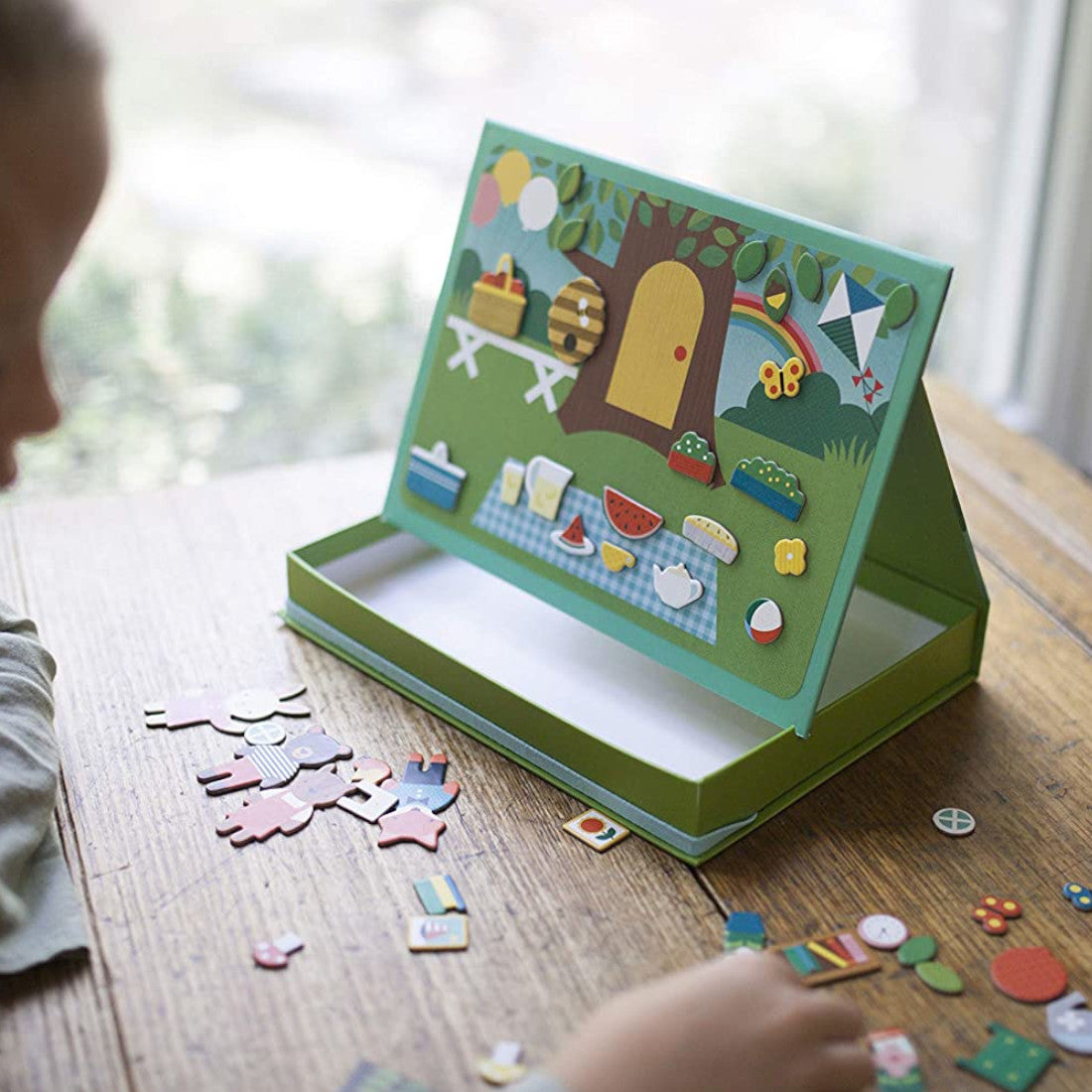 Petitcollage Magnetic Play Scene Treehouse Party 3