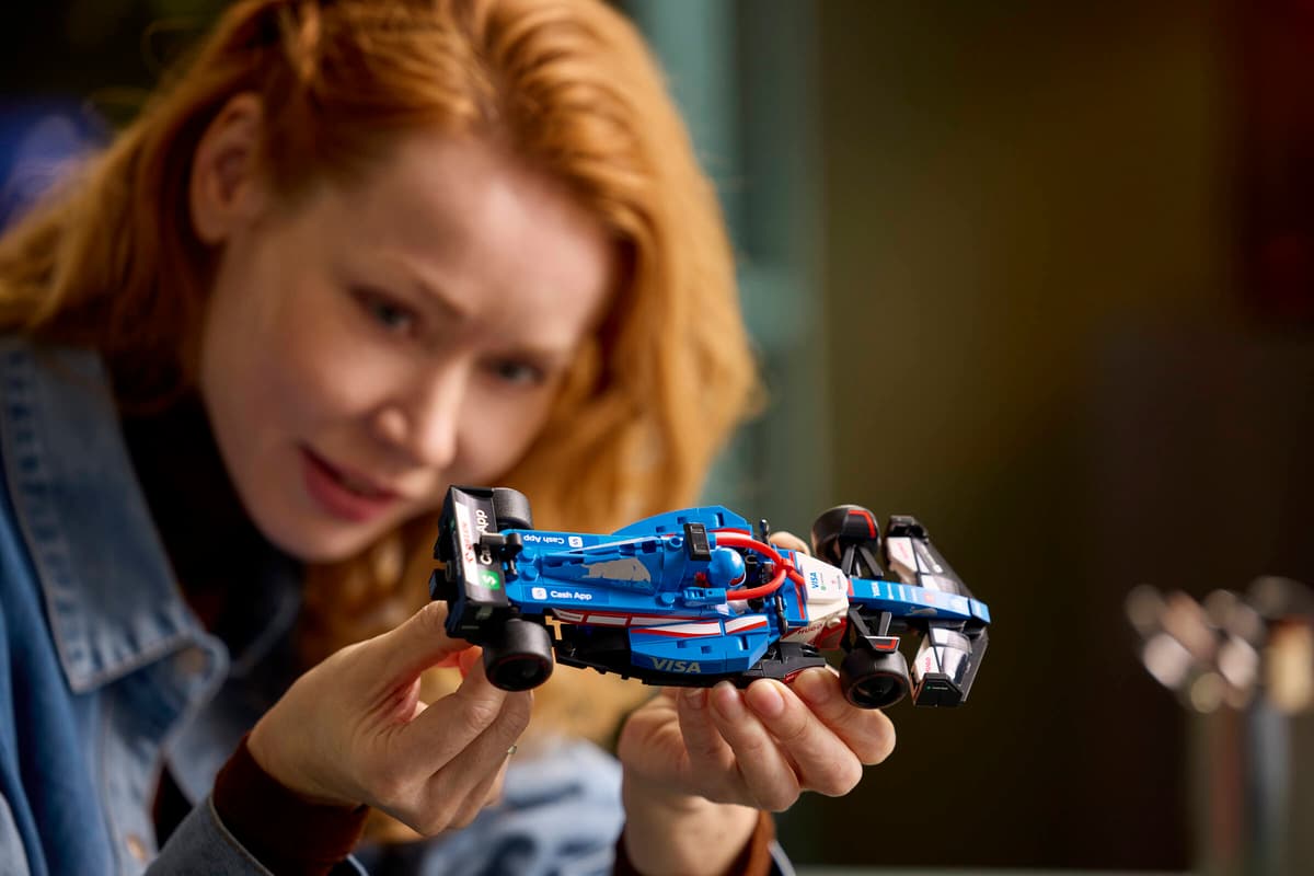 LEGO Speed Champions Visa Cash App RB VCARB 01 F1 Race Car 77246