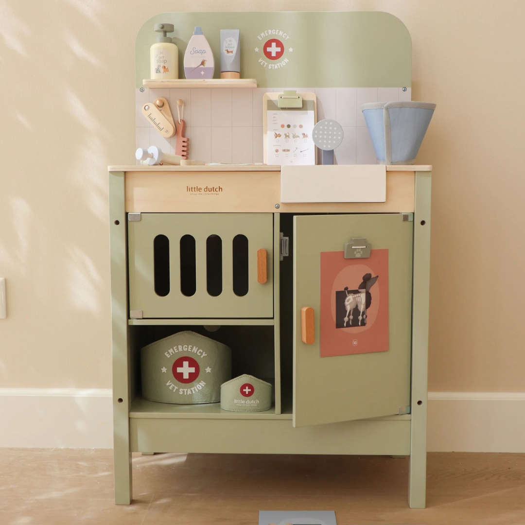 Little Dutch - Wooden Play Veterinary Set