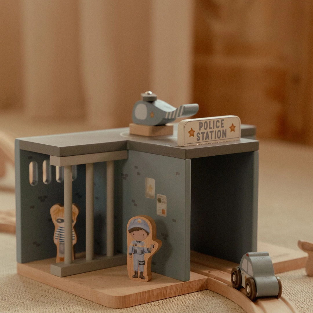 Little Dutch - Wooden Police Station