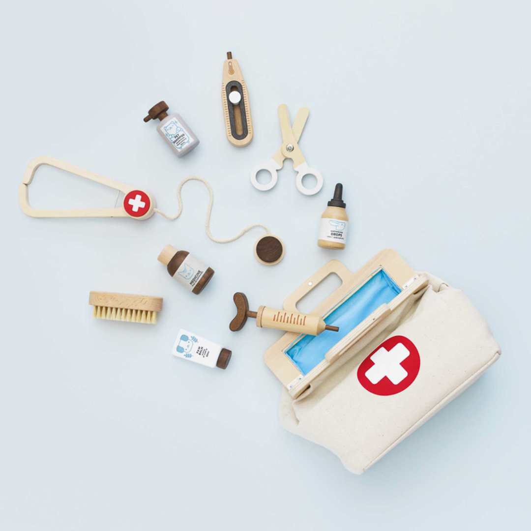 Le Toy Van Animal Vet Set - 10 Piece