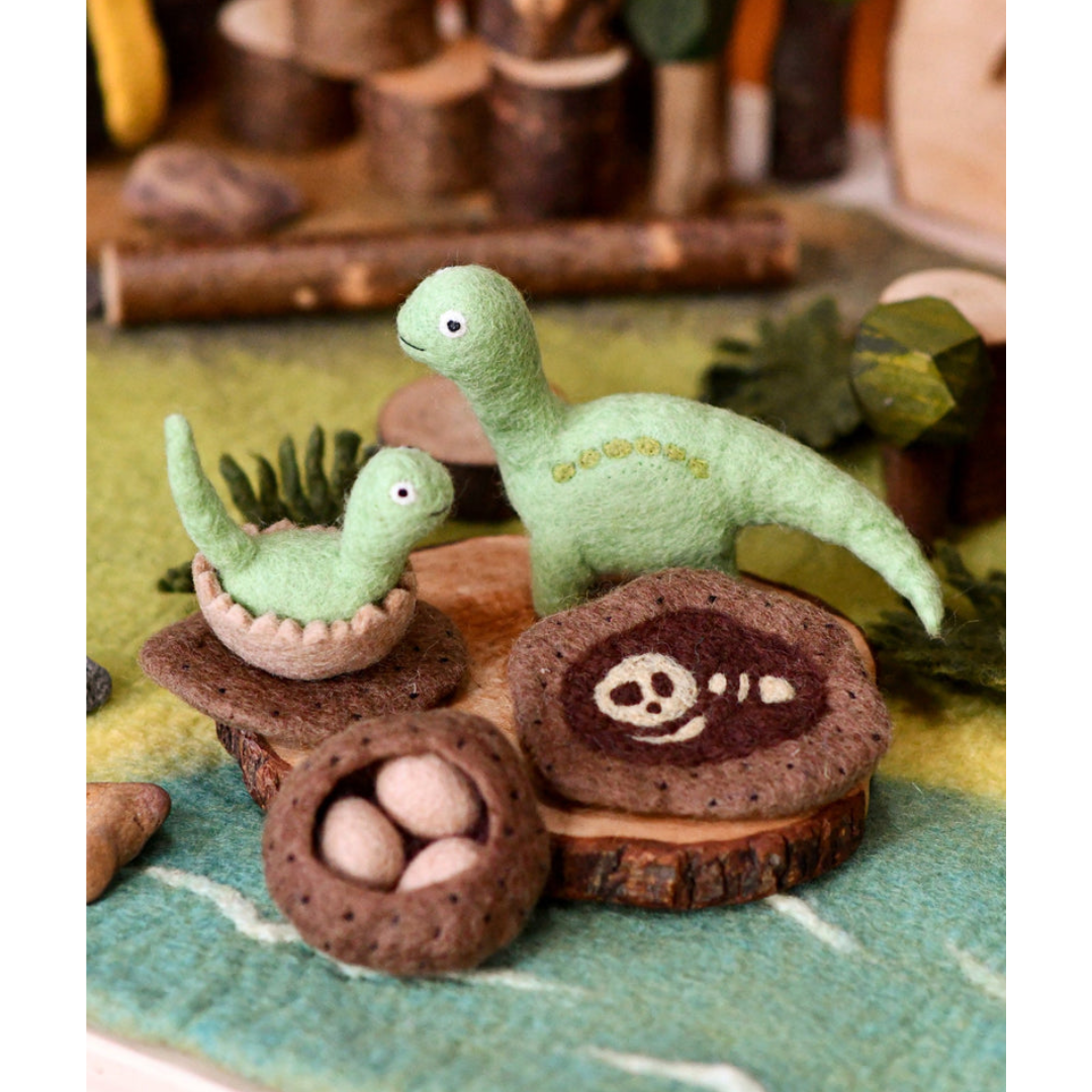 Tara Treasures - Felt Life Stages of a Dinosaur lifecycle | Brontosaurus