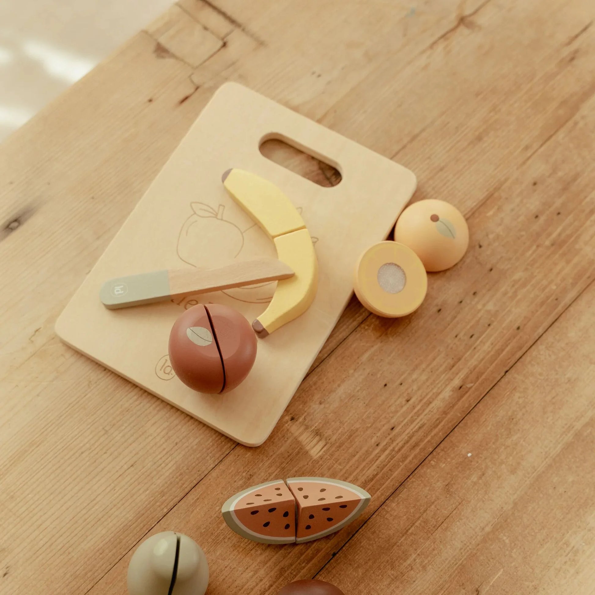 Little Dutch - Cutting Fruit