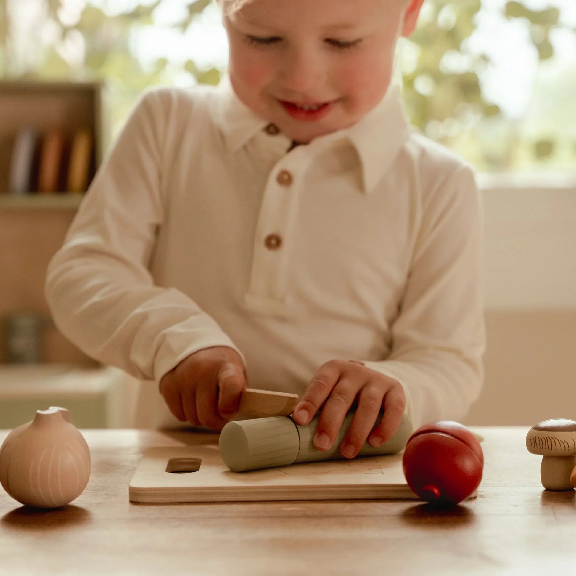 Little Dutch - Slicing Vegetables