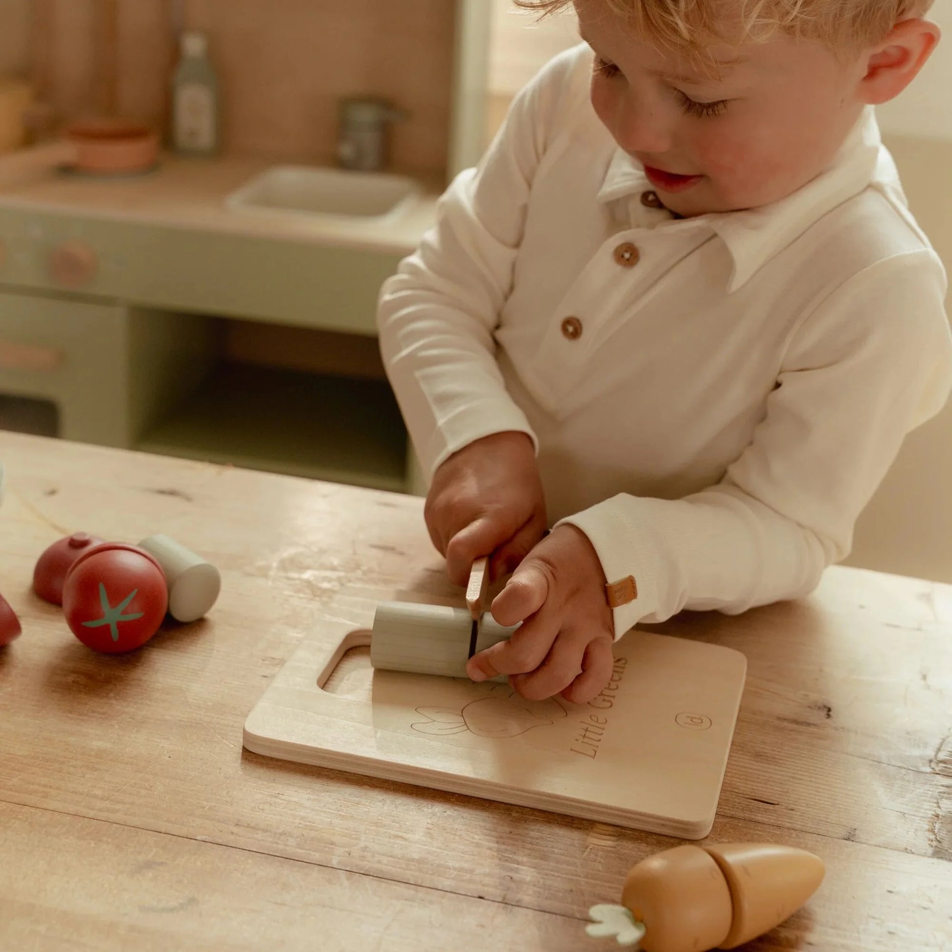 Little Dutch - Slicing Vegetables