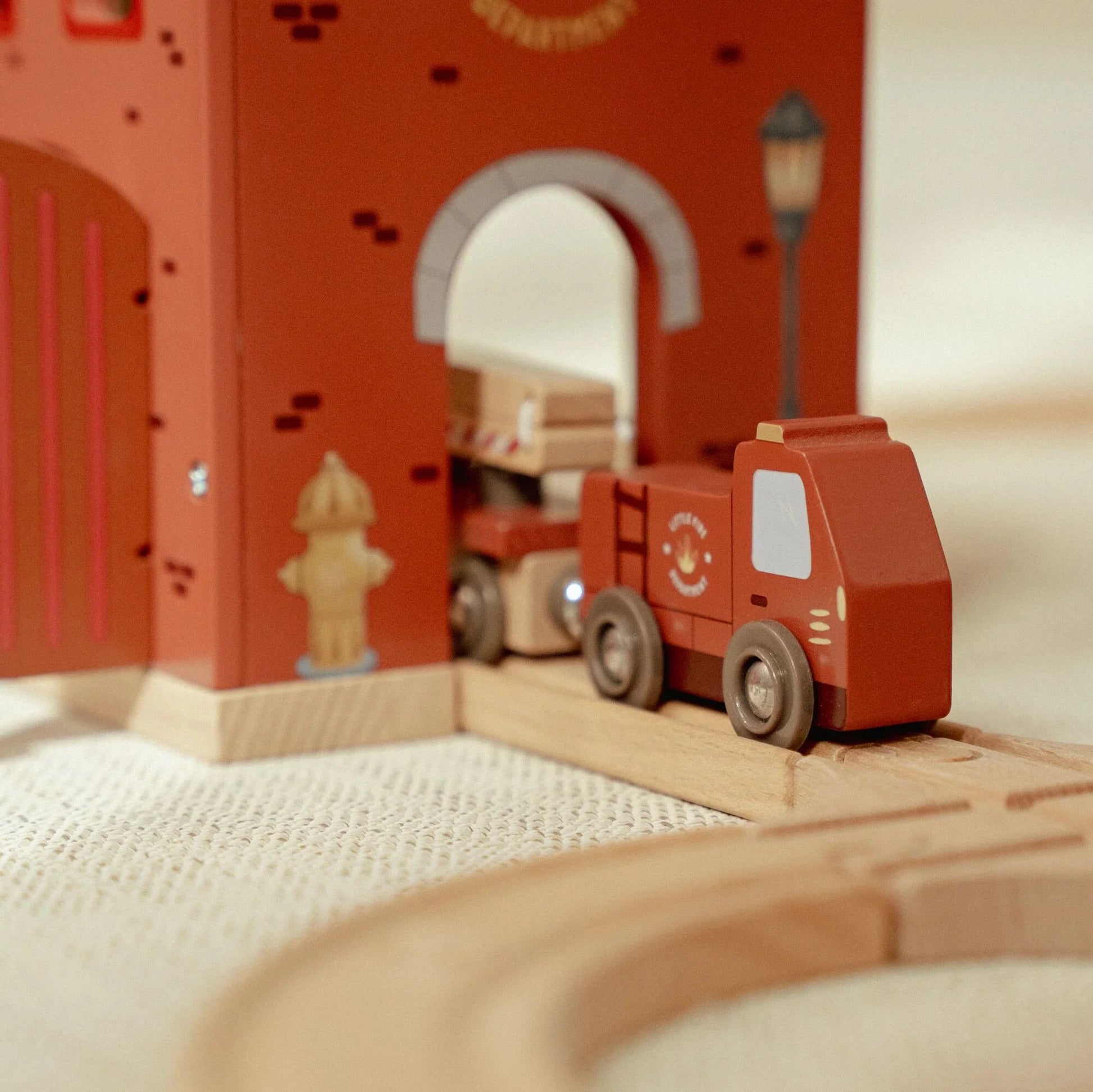 Little Dutch - Wooden Fire Station