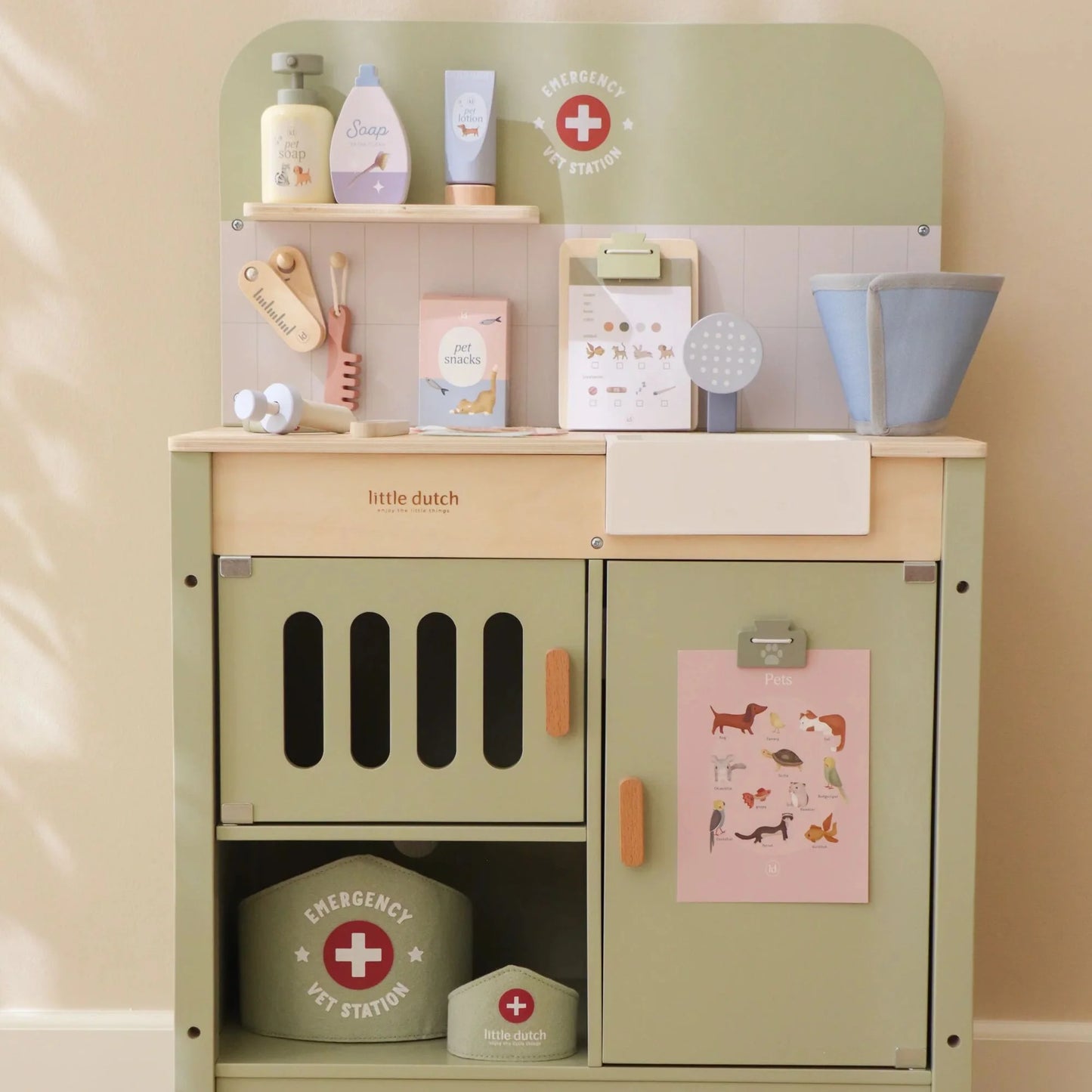 Little Dutch - Wooden Play Veterinary Set