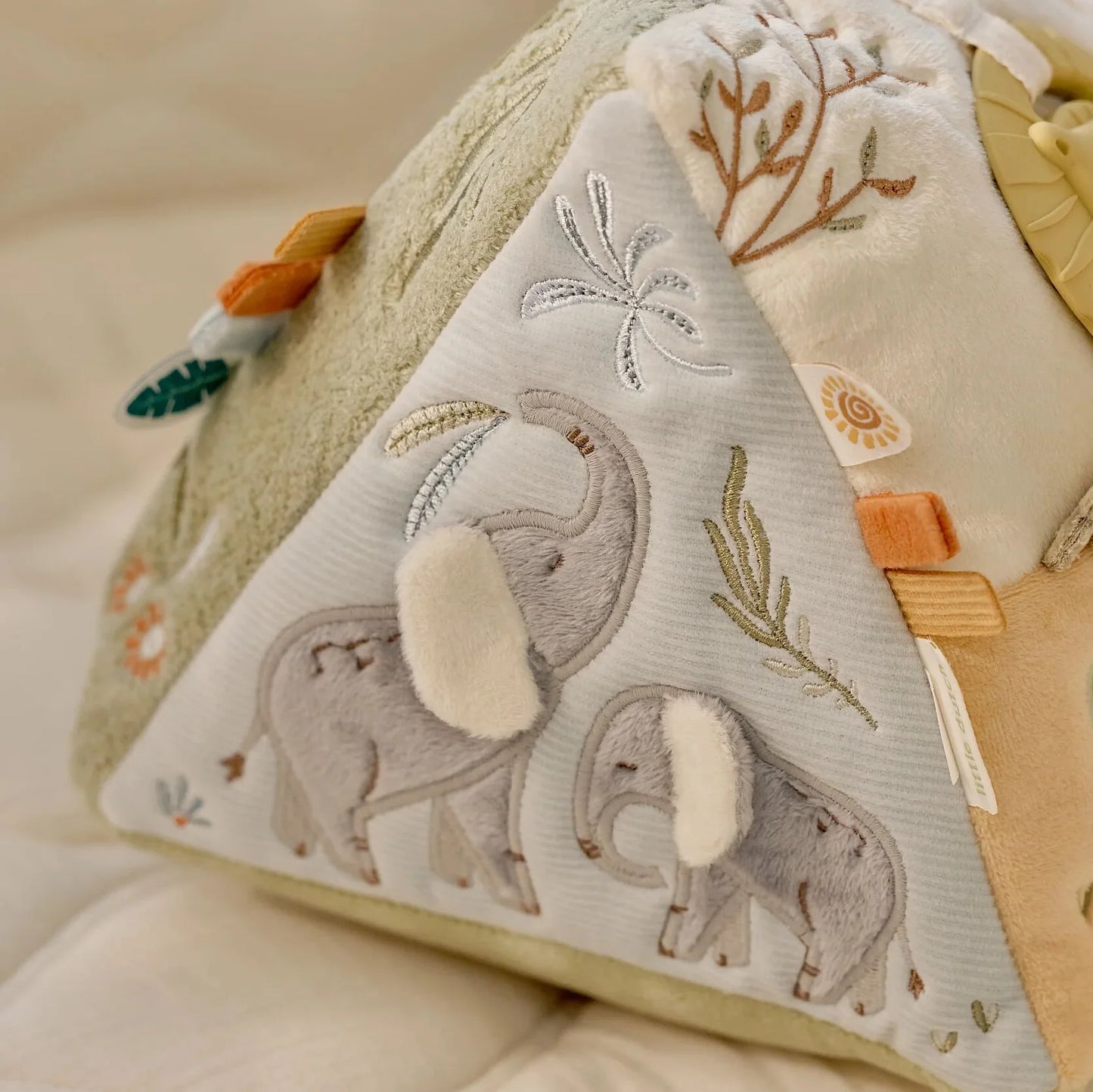 Little Dutch - Safari Friends | Activity Triangle