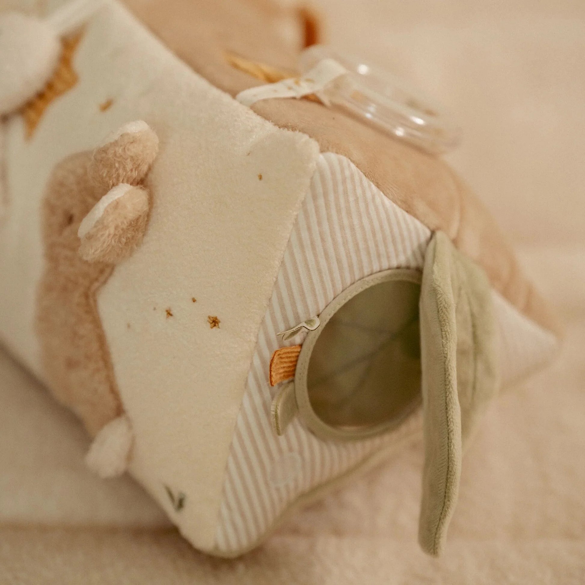 Little Dutch - Newborn Naturals | Activity Triangle