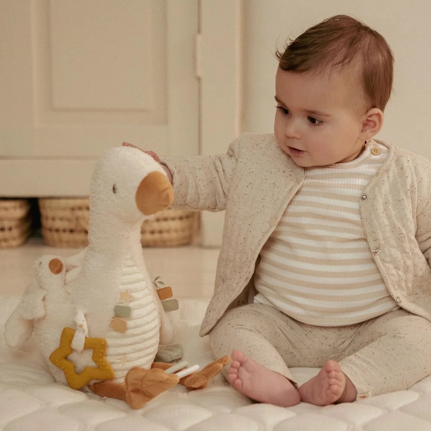 Little Dutch - Newborn Naturals Activity Baby Goose