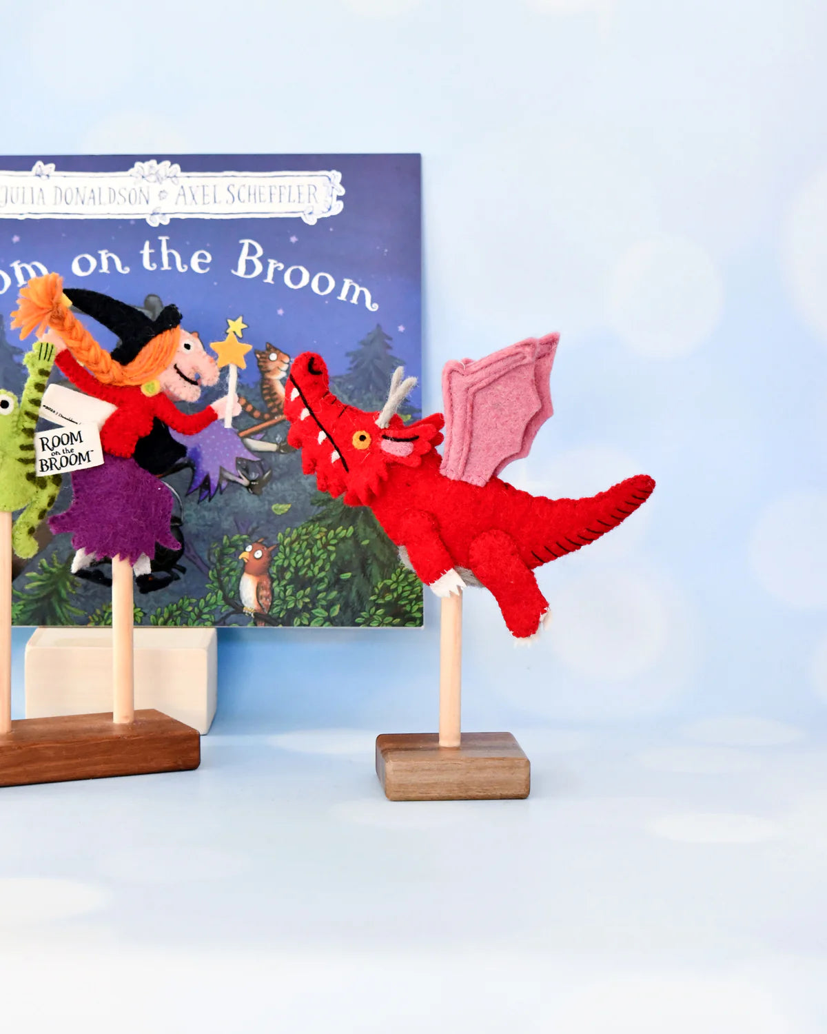 Tara Treasures - The Room On The Broom Finger Puppets Set