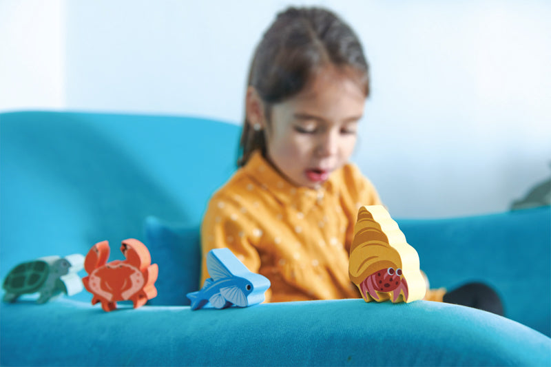 Tender Leaf Crab Wooden Animal