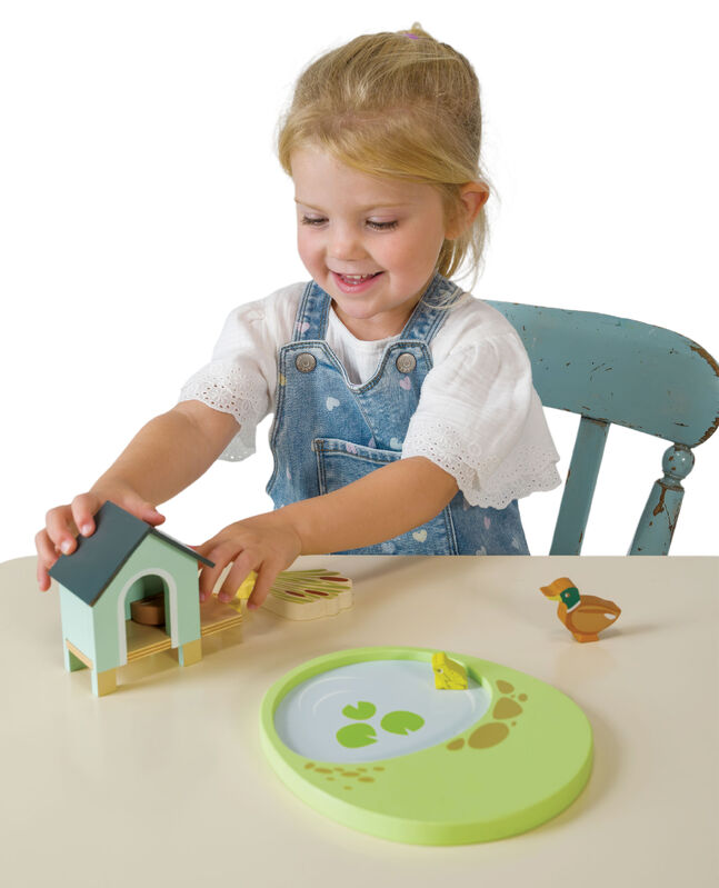 Tender Leaf Pet Duck House Set