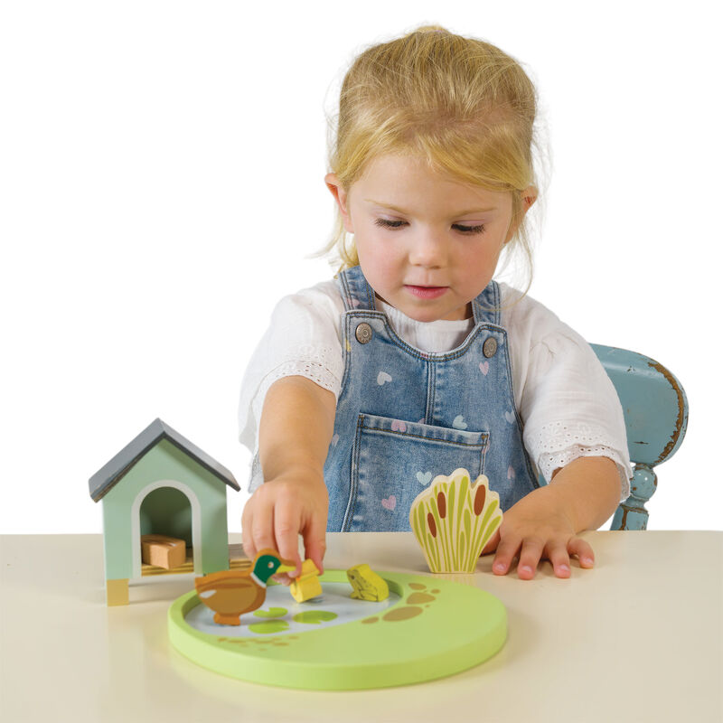 Tender Leaf Pet Duck House Set