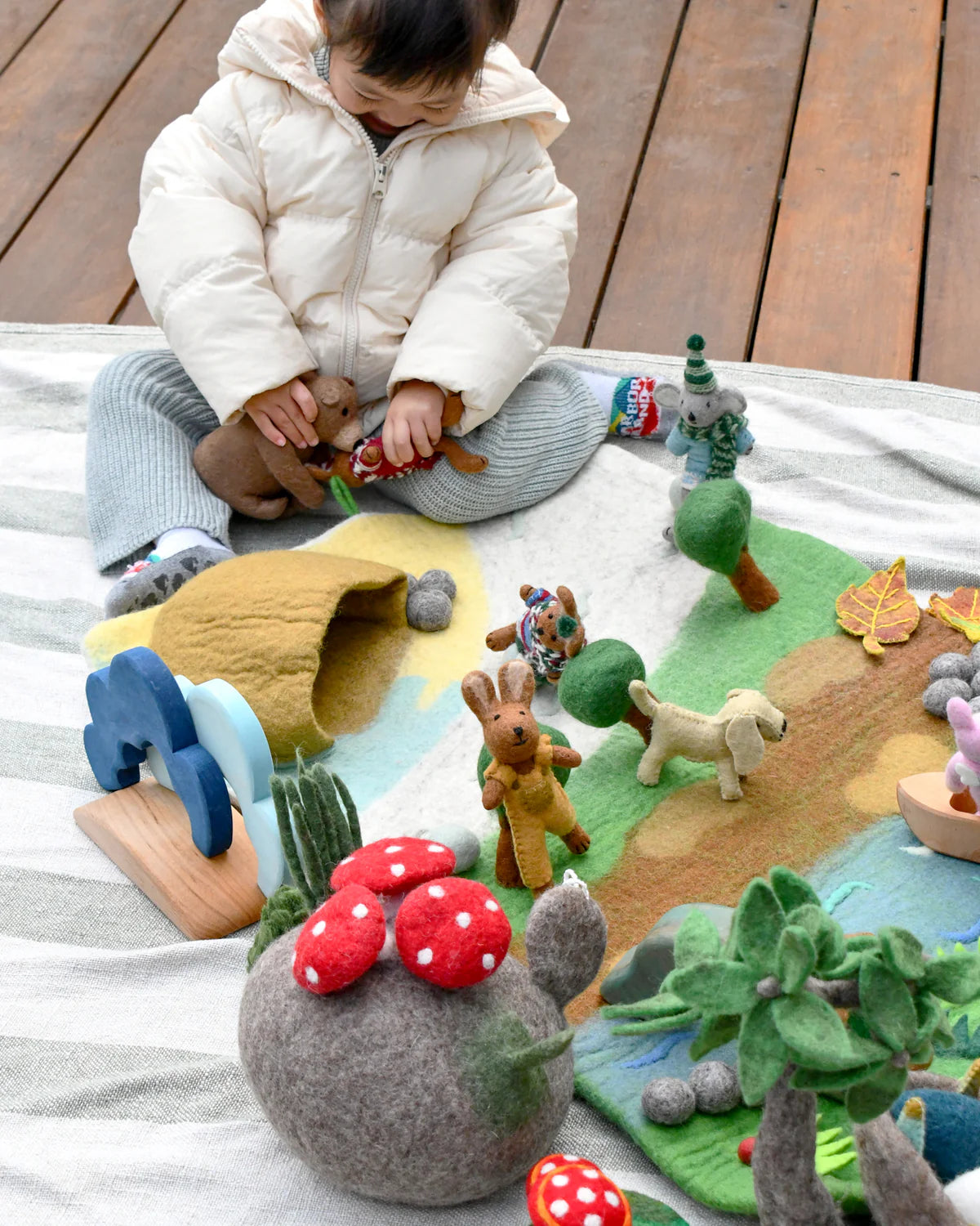 Tara Treasures - Bear Cave Play Mat Playscape