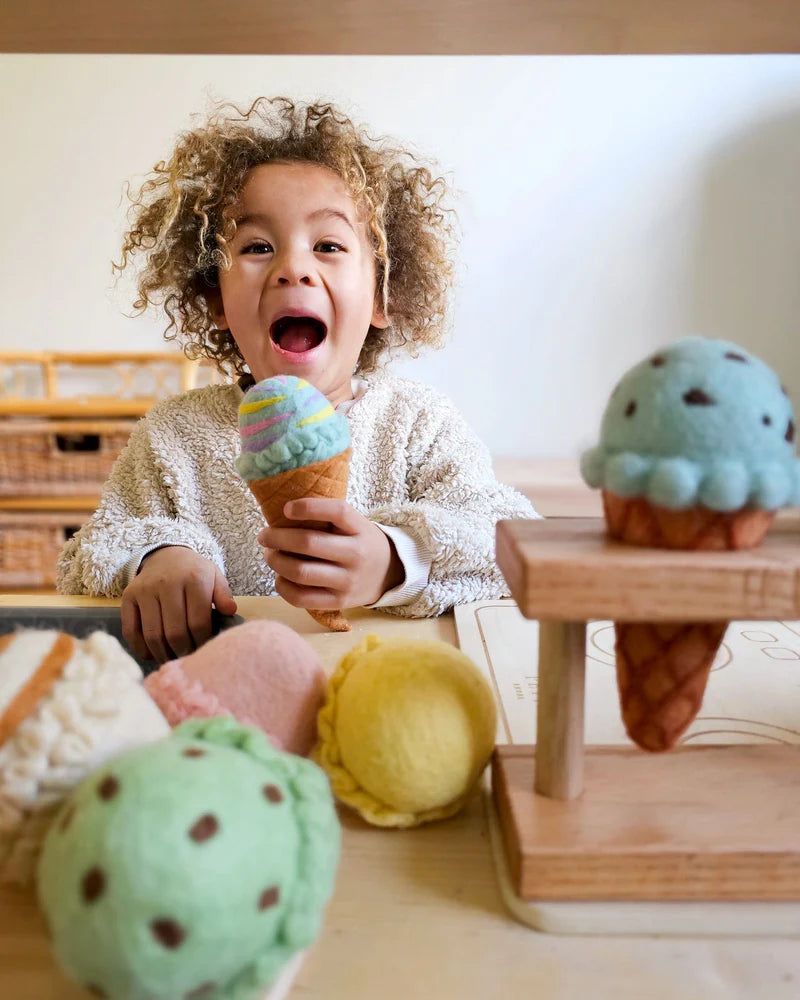 Tara Treasures - Felt Ice Cream Set - Waffle Cones and 9 Ice Cream Scoops