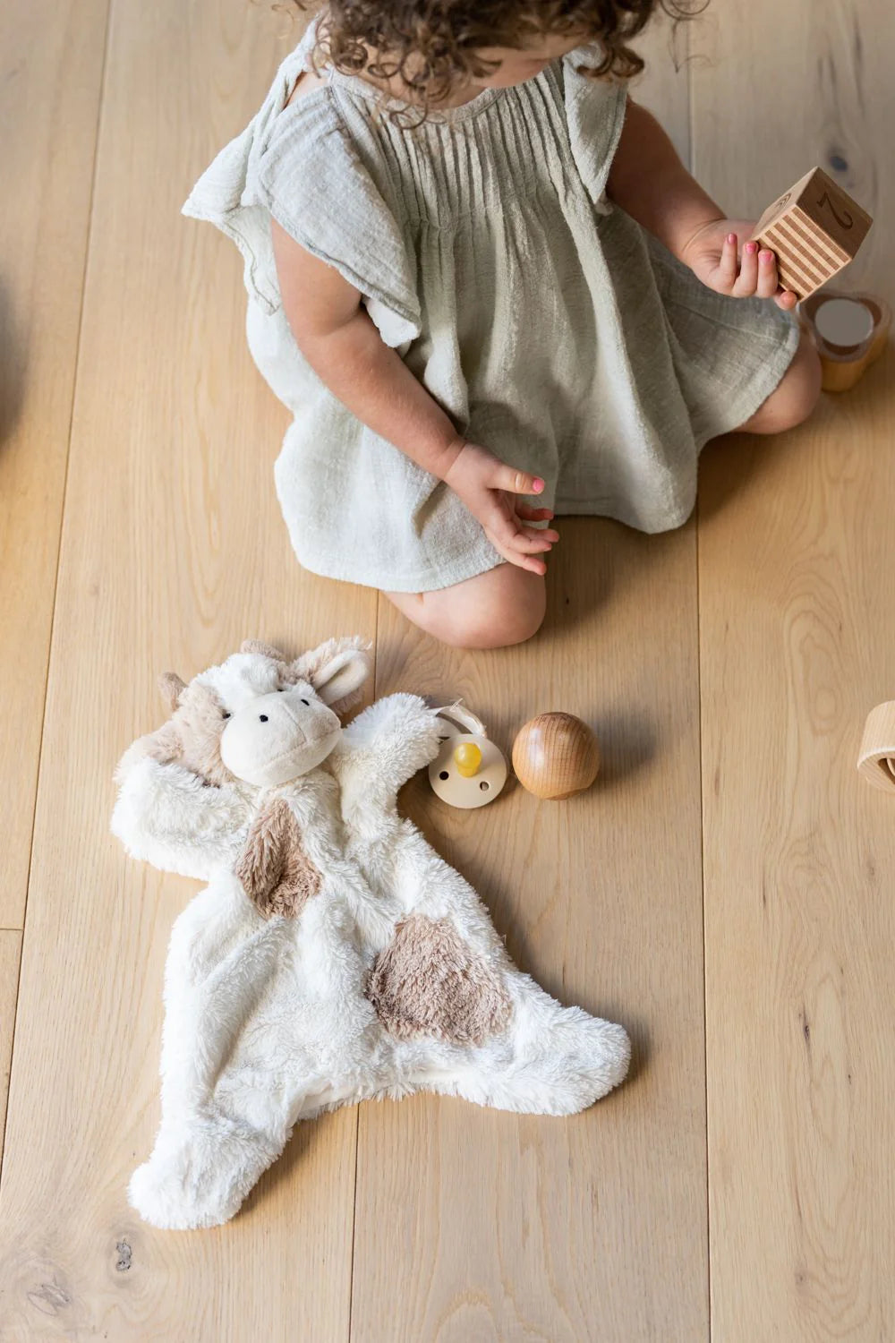 Nana Huchy - Clover the Cow Hoochy Coochie Puppet Comforter | Beige
