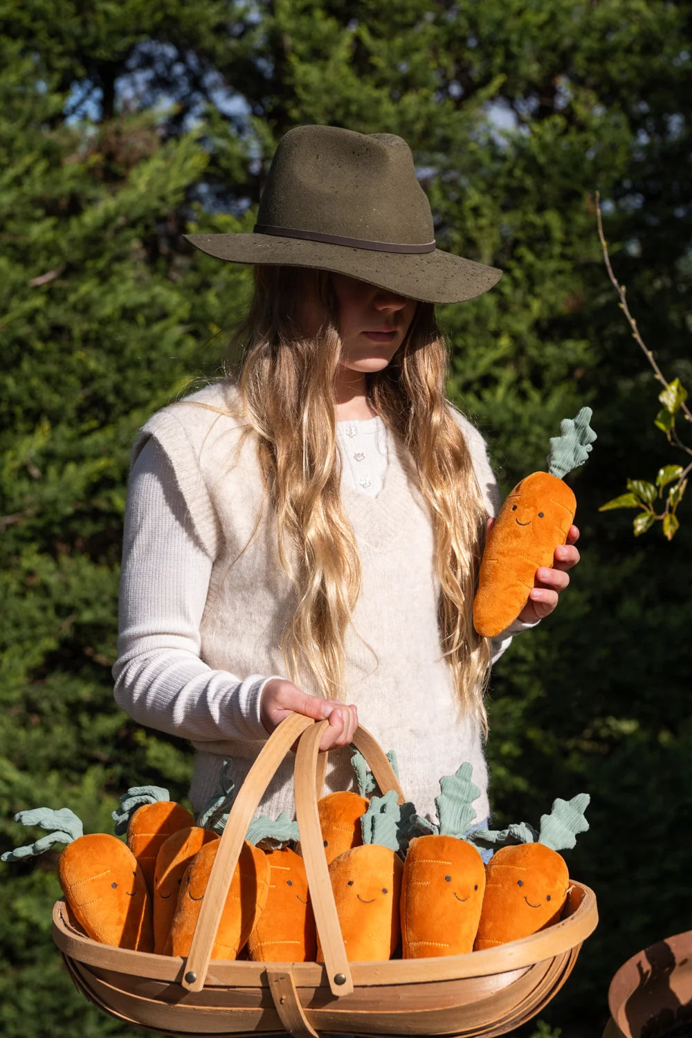 Nana Huchy - Curtis Carrot | The Caring Friend