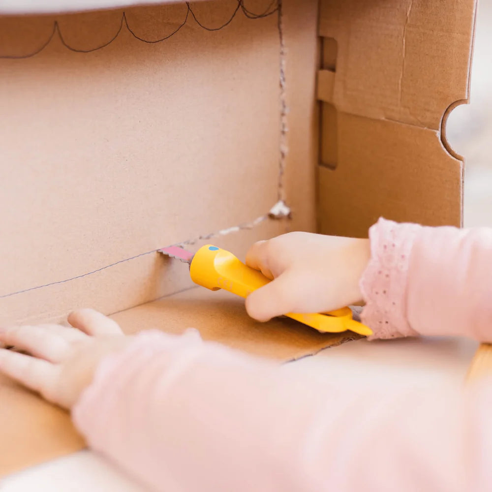 Makedo Safe-Saw - Cardboard Construction Tool