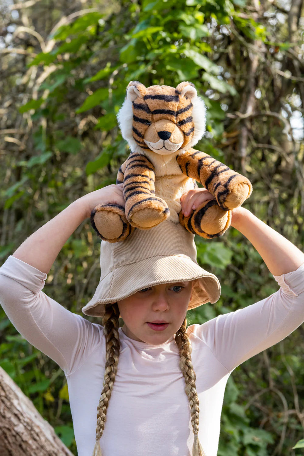Nana Huchy - Tesh the Tiger