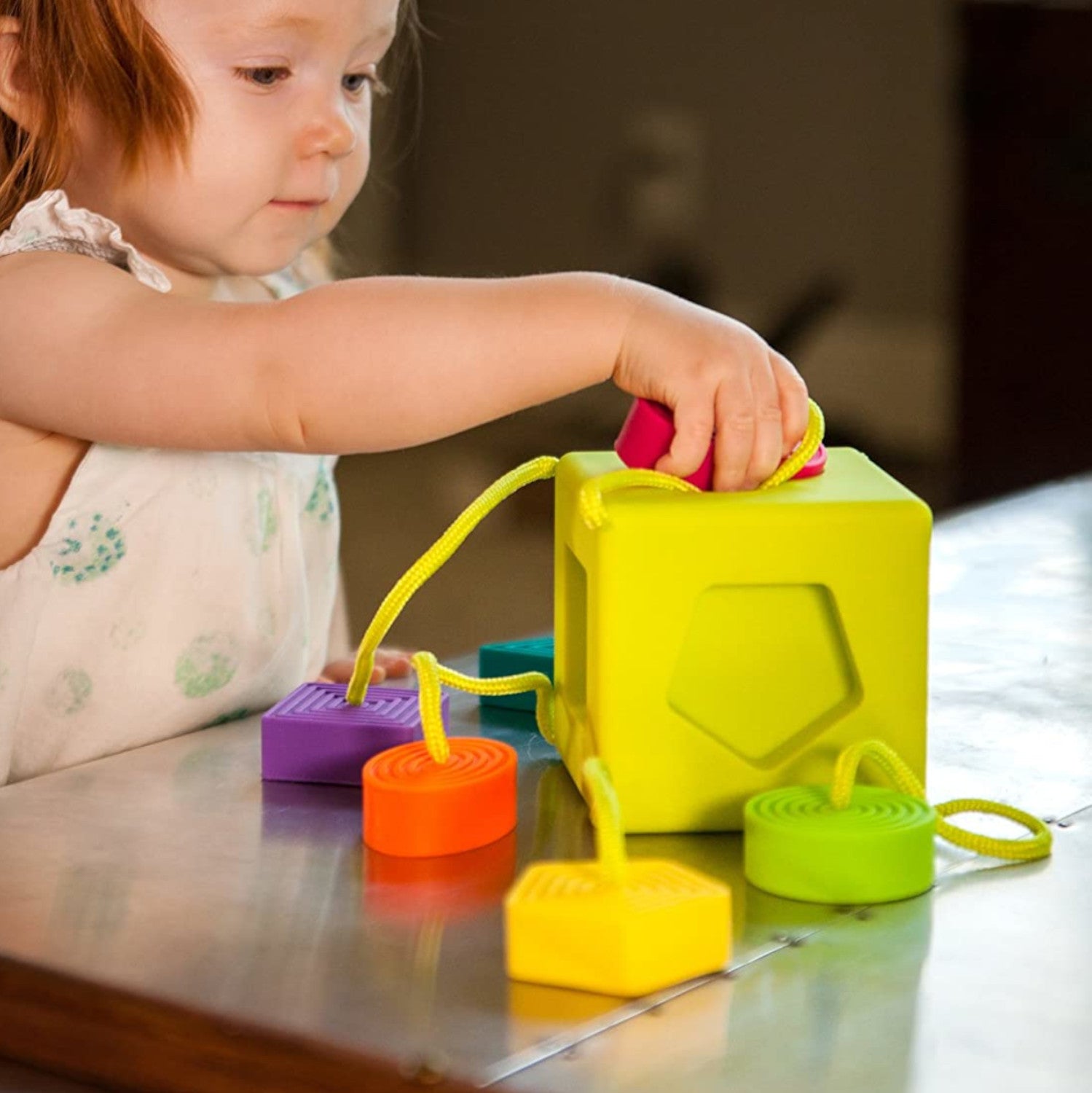 Fat Brain Toy Oombee Cube 4